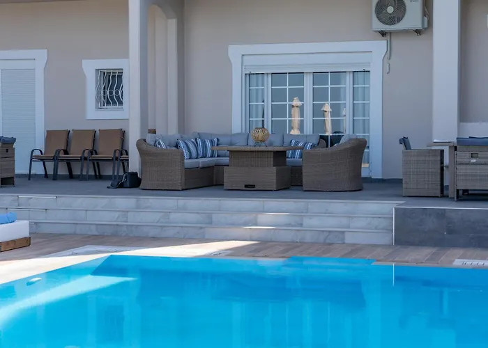 Hillside Horizon فيلة Sgourou