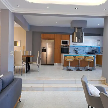 Hillside Horizon Sgourou