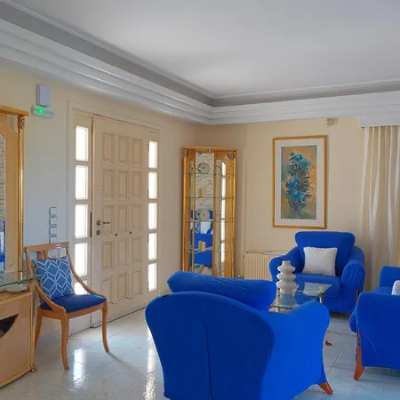 Hillside Horizon * Sgourou