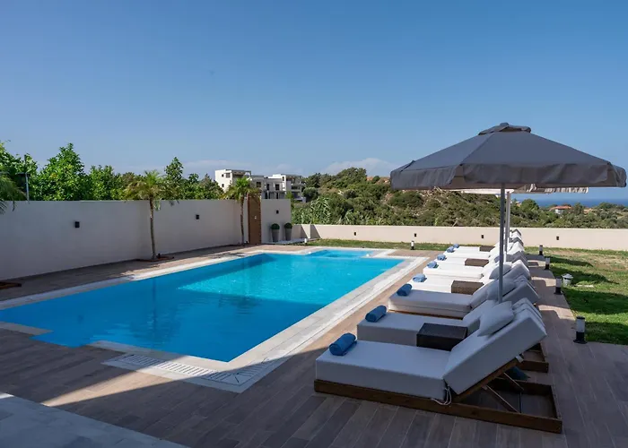 Hillside Horizon Sgourou